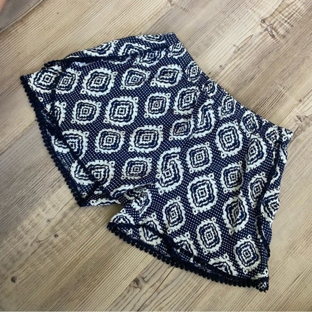 Red Camel flutter shorts lightweight cotton blend navy cream print elastic waist